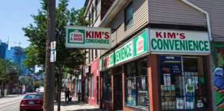 多伦多电视剧地标“Kim’s”便利店 整栋建筑390万叫卖