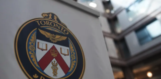 多伦多4名男孩被控3起汽车盗窃案和8起药店抢劫案