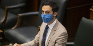 安省政府提交法案力图阻拦学校员工进行罢工