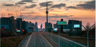 司机注意:多伦多DVP和Gardiner星期日关闭,禁止通行。