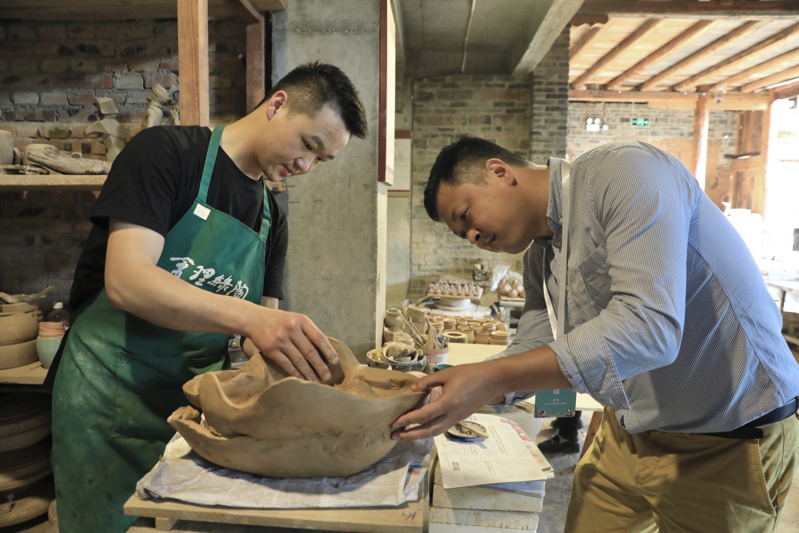 海外华媒走进四川会理 感受千年古城非遗魅力