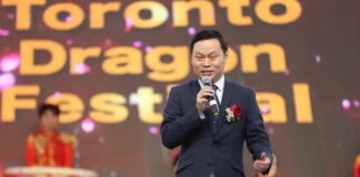 驻多伦多代总领事程洪波出席2023多伦多龙文化节开幕式