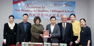 程洪波副总领事走访领区华文教育特色学校