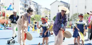 海外华文媒体代表关注湖南两会 愿做“和美湘村”海外“推荐官