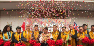 中国唐卡艺术家桑吉才让加拿大巡回展开幕