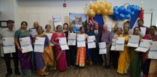 省议员罗庚在“安省老年月”表彰万锦老年义工 肯定其社区贡献