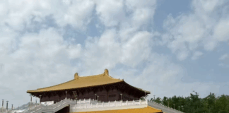 加国五台山仿唐大牌楼升梁庆典